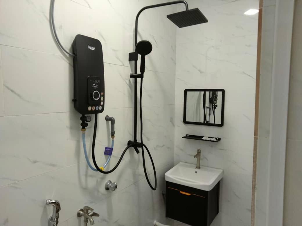 Rayyaz Inn Куала Теренгану Екстериор снимка